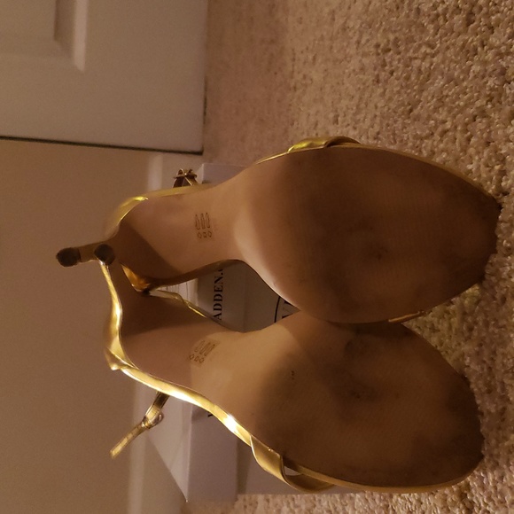 Steve Madden Stecy in Gold Size 9 - Picture 4 of 4